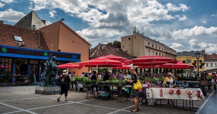 Dolac Market - Panoramaaufnahme bei Reise und Urlaubsziele