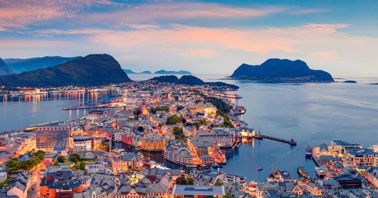 Bergen - Alesunds Hafen bei Reise und Urlaubsziele