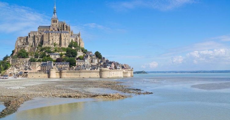 Normandie / Sicht von den Etretat white cliffs bei Reise und Urlaubsziele