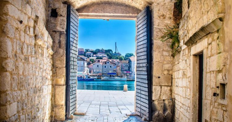 Trogir - Blick auf die Stadt bei Reise und Urlaubsziele