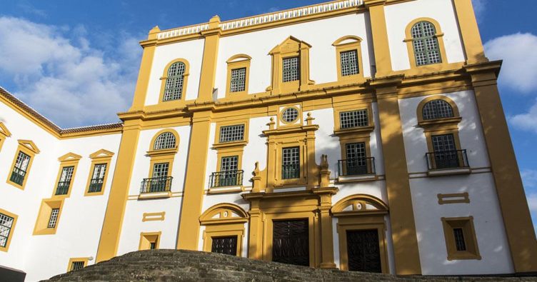 Angra do Heroísmo - Palacio dos Capitaes bei Reise und Urlaubsziele