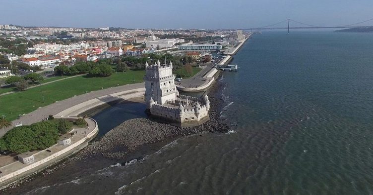 Turm von Belém / Frontansicht von Turm von Belém bei Reise und Urlaubsziele