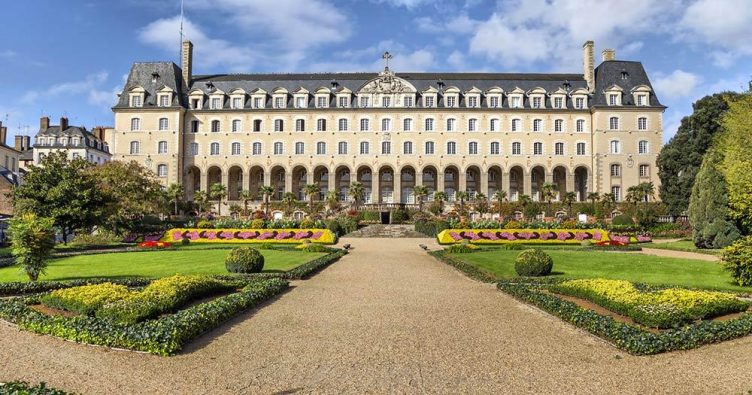 Rennes / das Rathaus in Rennes bei Reise und Urlaubsziele
