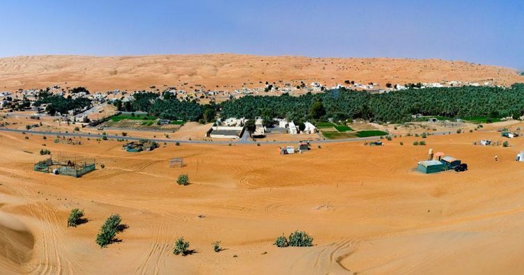 Rimal Al Wahiba - Panorama des Dorfes im Wahiba-Sand bei Reise und Urlaubsziele