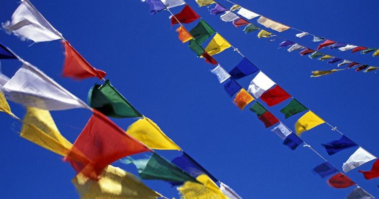 Lahaul und Spiti - Gebetsfahnen am Kunzum Pass bei Reise und Urlaubsziele