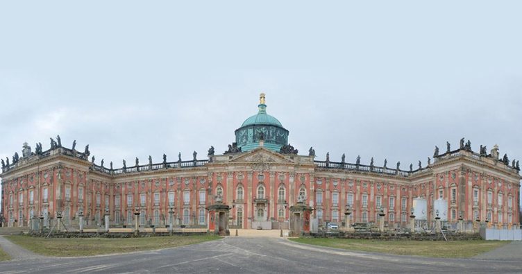 Potsdam - Alten Markt bei Reise und Urlaubsziele