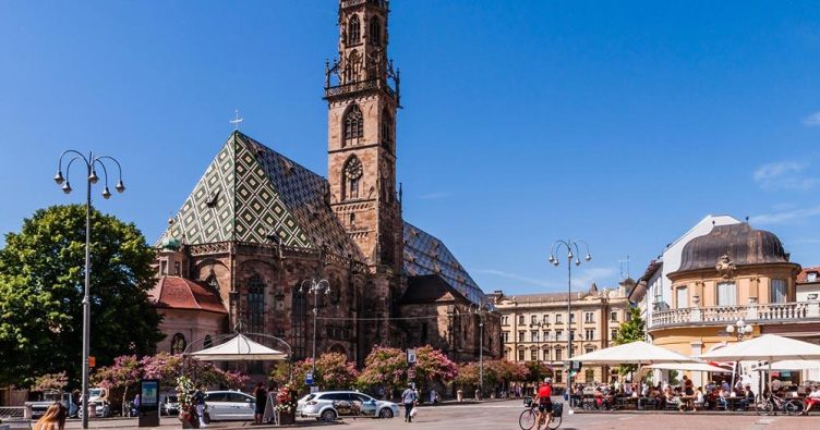 Bozen - Waltherplatz bei Reise und Urlaubsziele