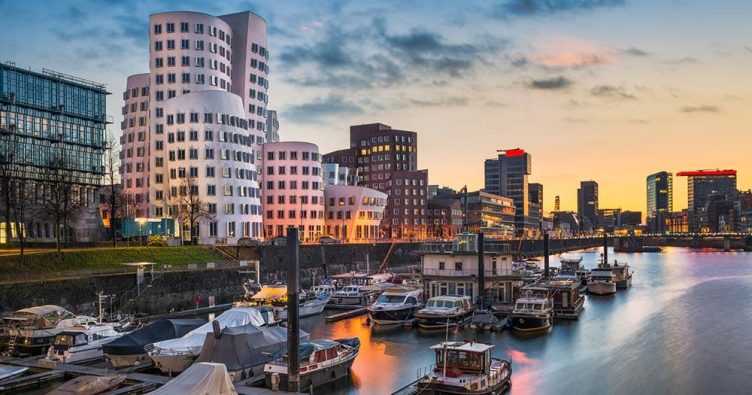 Düsseldorf - Medienhafen bei Reise und Urlaubsziele