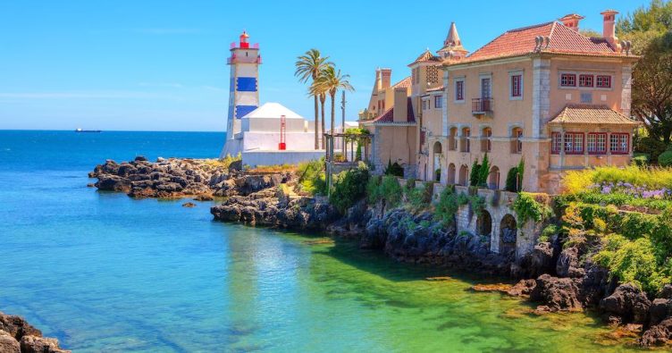 Cascais - Leuchtturm und Festung Santa Marta bei Reise und Urlaubsziele