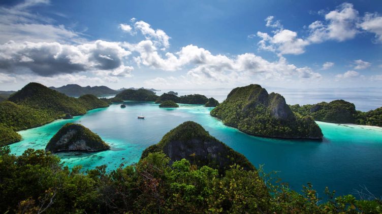 El Nido - Grüne Inselgruppen von Oben bei Reise und Urlaubsziele